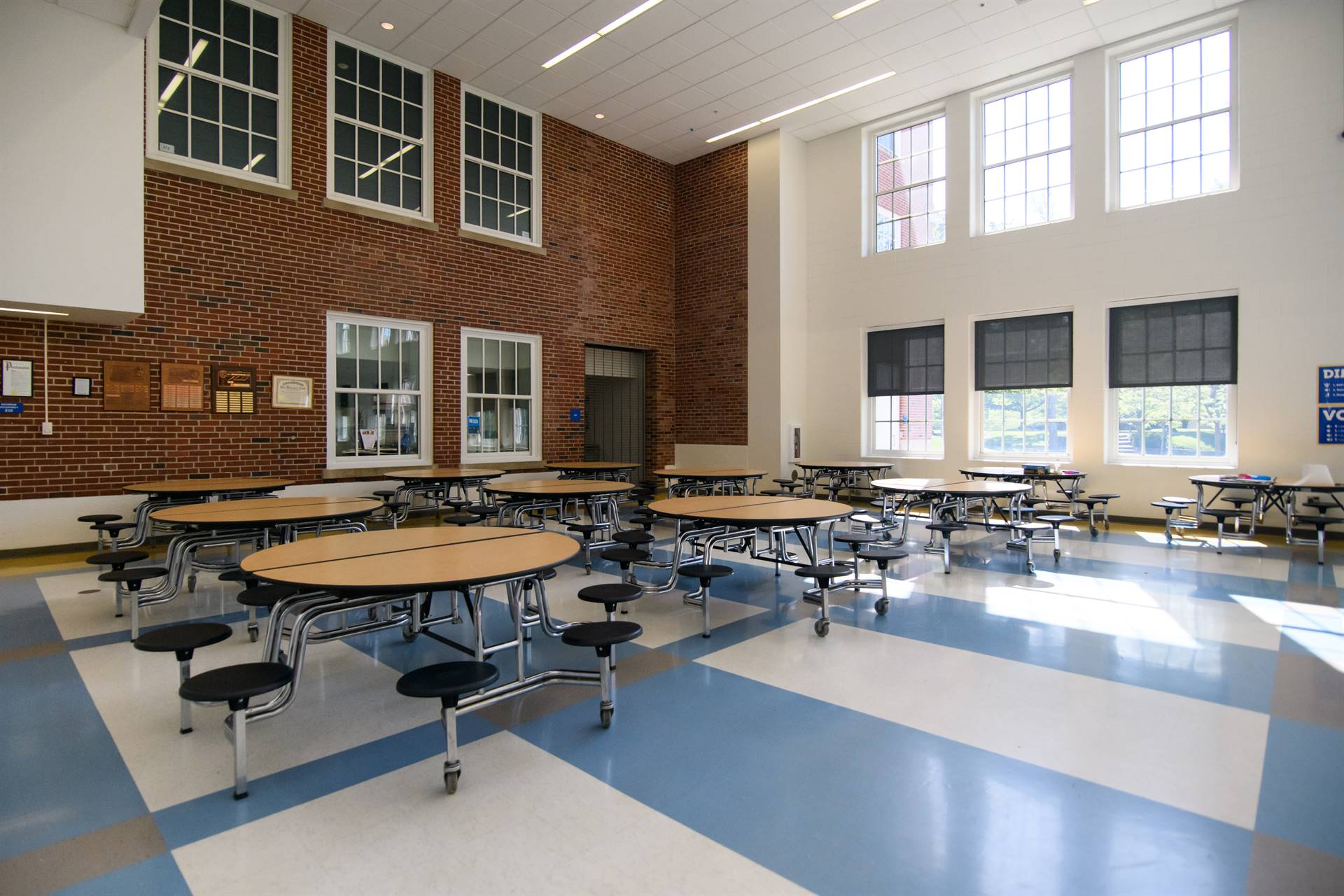 Mariemont Elementary School cafeteria